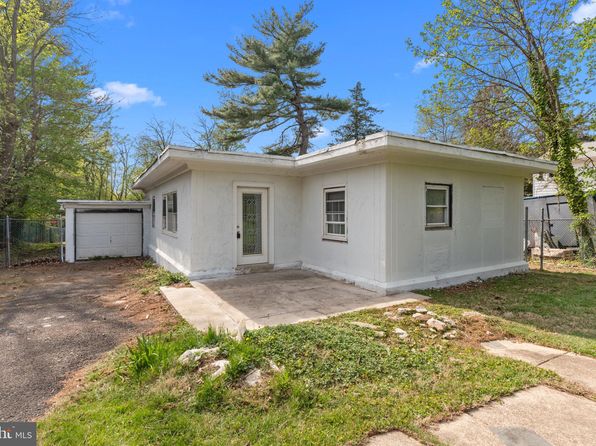 8210 Douglas Rd, Wyndmoor, PA 19038