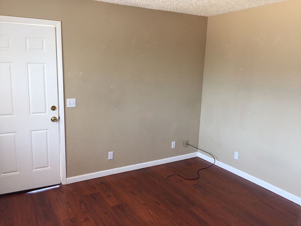2nd image of 130 Williams St Unit 2