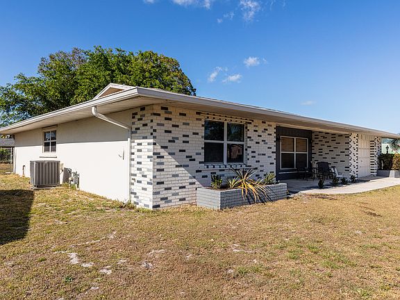 4th image of 213 SW Reynolds Avenue