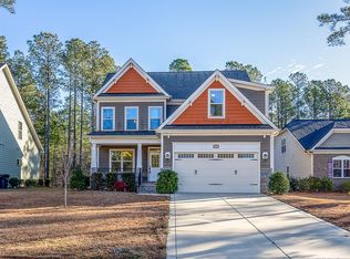135 Valley Stream Rd, Spring Lake, NC 28390