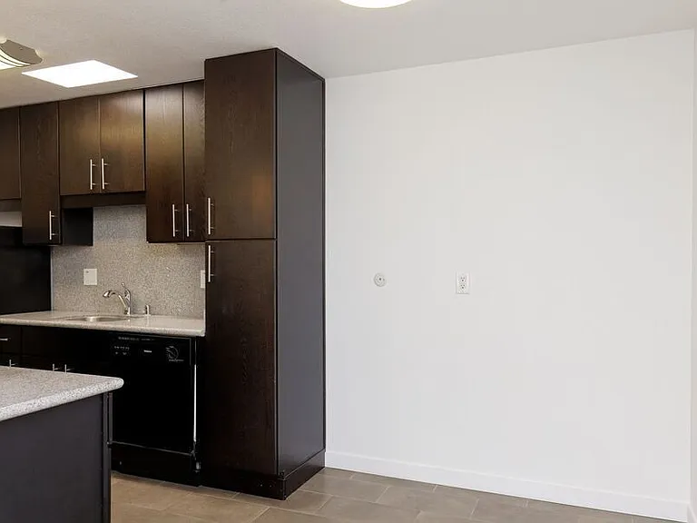 290 Lee Street — Photo 29