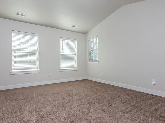 260 E 330 N — Photo 11