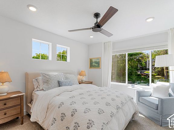 2nd image of 854 E Brookshade Ln #109