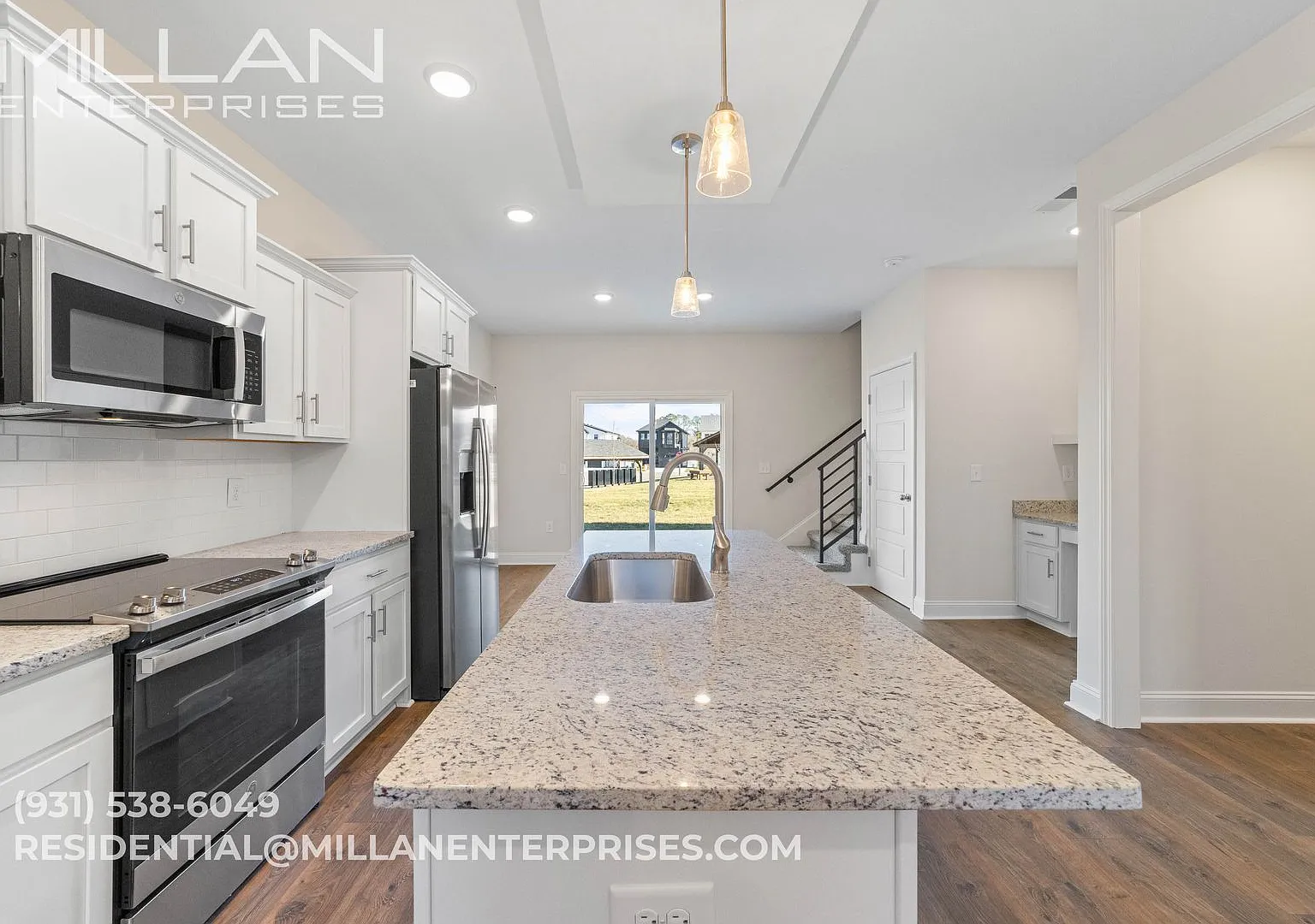 New Construction Modern Home With Open Floor Plan, White Cabintery and Primary Bedroom Suite — Photo 4