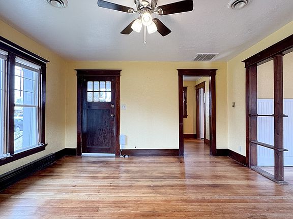 2nd image of 2414 3rd St