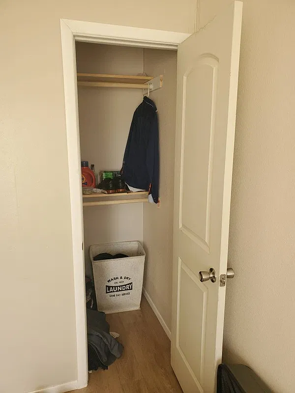1 bed, 1.0 bath, 300 sqft, $840 — Photo 2