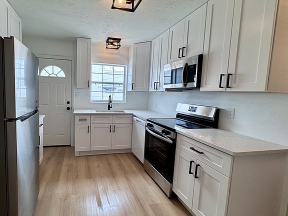 3rd image of 1515 30th Ave N #1517