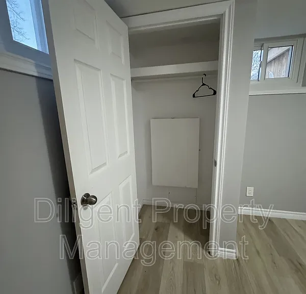 736 Stormont St #LOWER — Photo 16