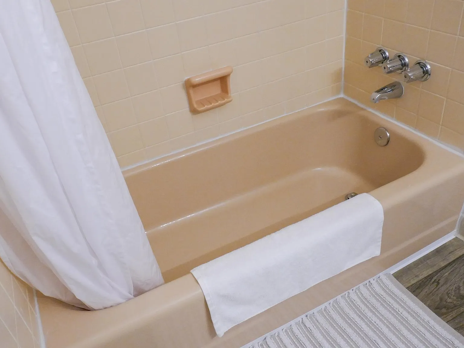 Studio, 420 sqft, $1,700 — Photo 3
