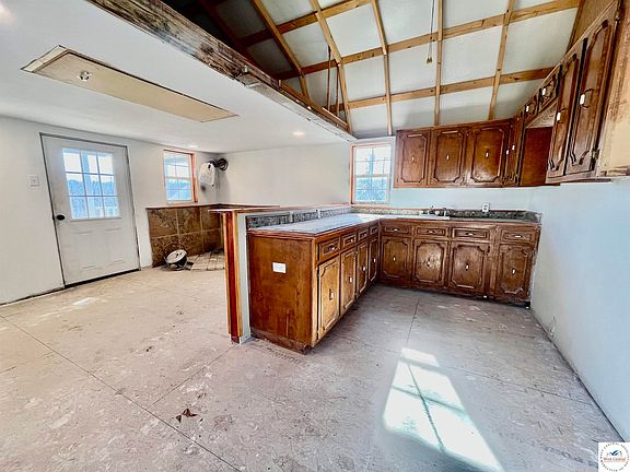 2nd image of 5998 Golden Nugget Private Rd