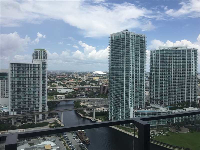 1st image of 68 SE 6th St APT 2518