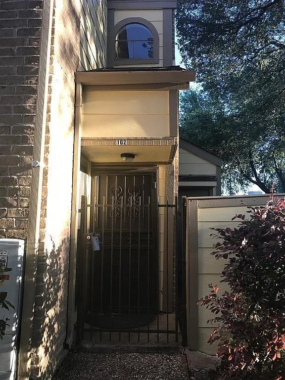 1 bed, 1.0 bath, 728 sqft, $1,150 — Photo 1