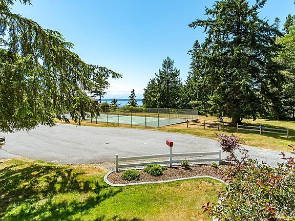 2nd image of 1752 Seaview Ave