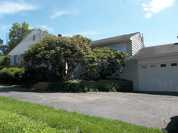 3rd image of 217 Dwyer Lane