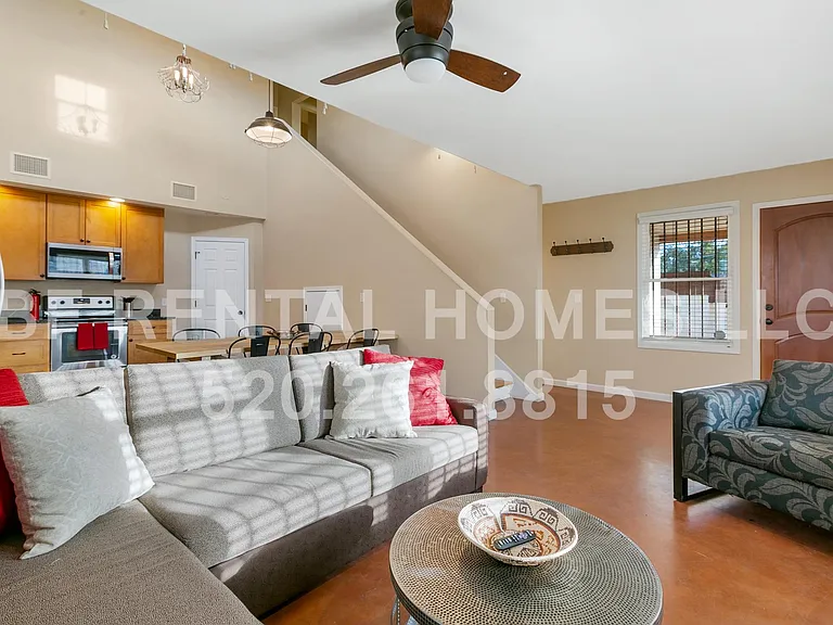 1040 N Arizona Ave — Photo 7