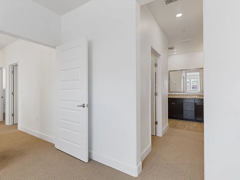 1072 Caraballo Dr — Photo 20