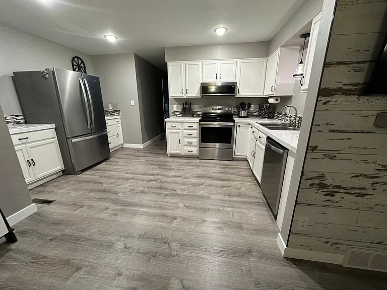 2408 Austin Ave — Photo 4