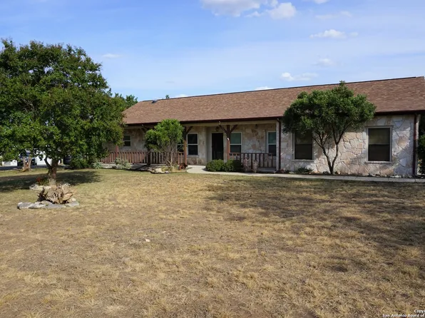 689 RIVER RANCH DR, Bandera, TX 78003