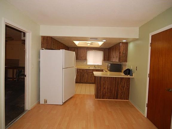 5th image of 1603 Harbor Blvd