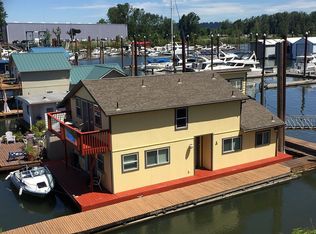 559 NE Bridgeton Rd SLIP A, Portland, OR 97211