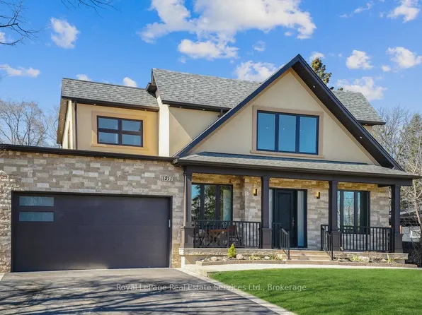 1211 Pinegrove Rd, Oakville, ON L6L 2W8