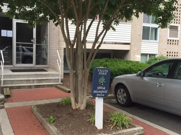 5604 Bloomfield Dr APT 202, Alexandria, VA 22312