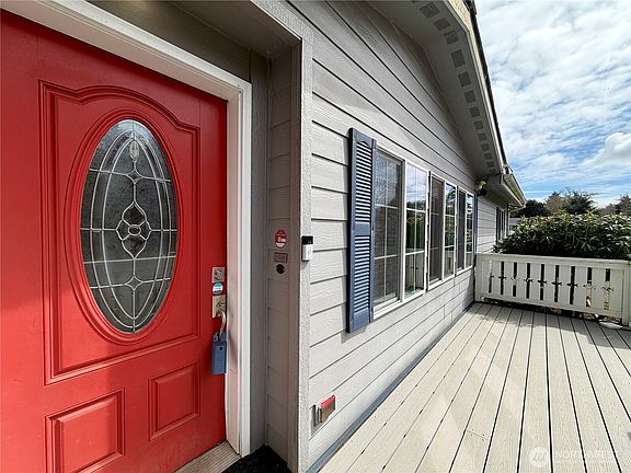 2nd image of 620 Chenois Avenue NE