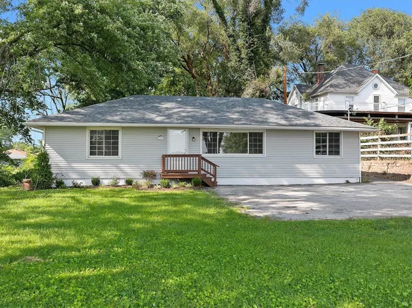 9209 Bunkum Rd, Fairview Heights, IL 62208