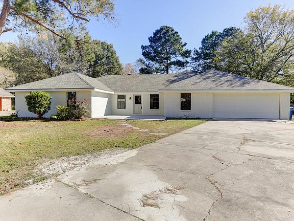 3rd image of 105 Van Dyke Ct