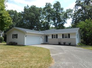2766 Whippoorwill Dr, Charleston, IL 61920