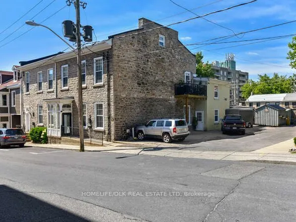 32 Apple St, Brockville, ON K6V 4X8