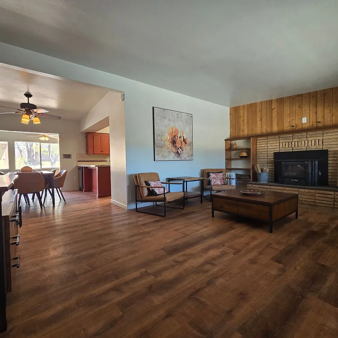 Rustic, Charming and on SOLAR! — Photo 2