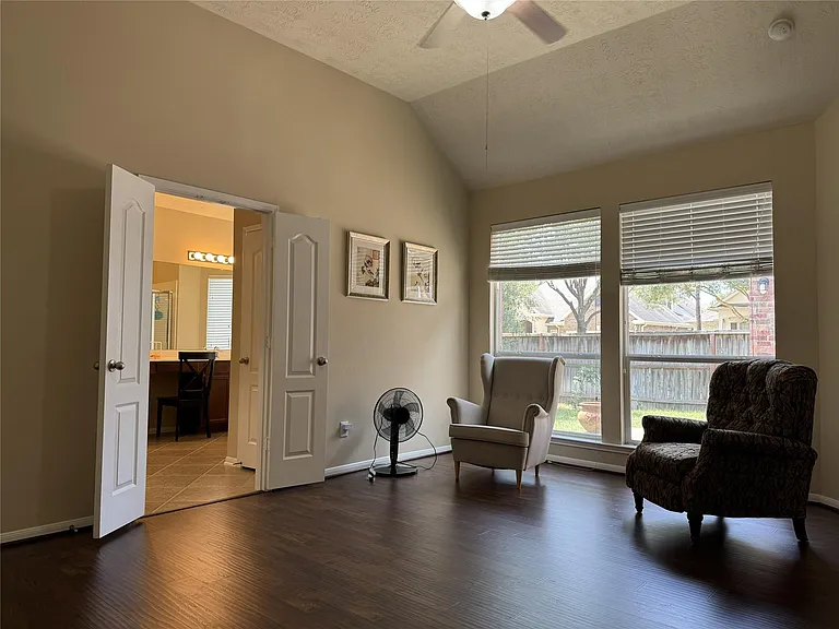 6106 Brookmall Dr — Photo 8