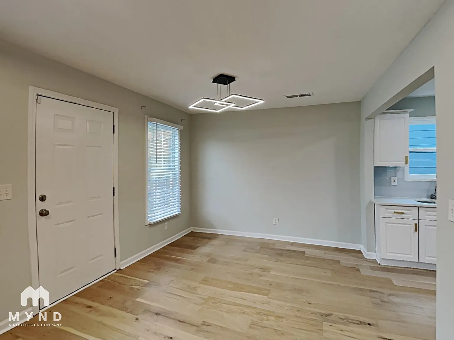 4 bed, 2.5 bath, 1700 sqft, $2,289 — Photo 4