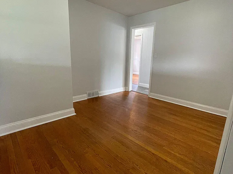 1914 S Wood St — Photo 19