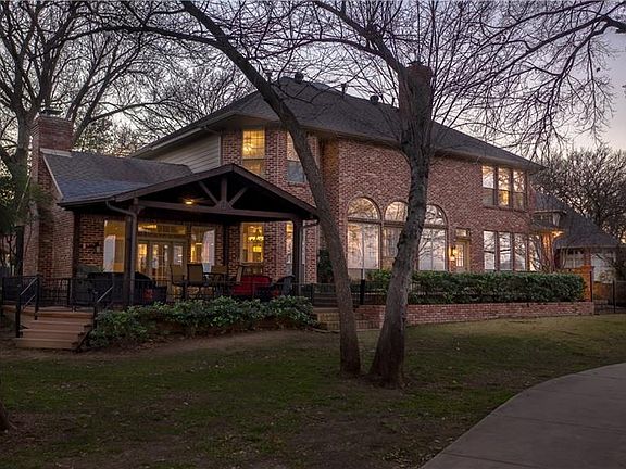 5th image of 1818 Lakeshore Ct