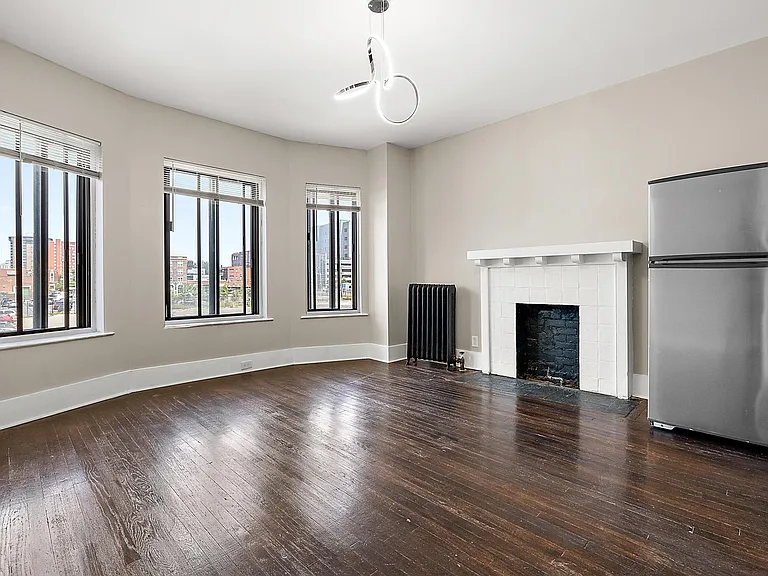 68 E Willis St #7 — Photo 5