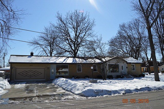1st image of 957 E Walnut Ave