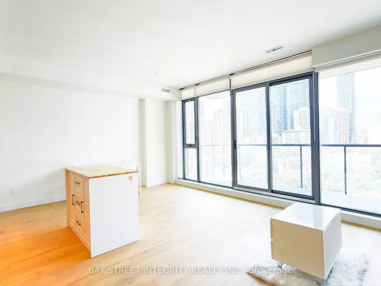 81 Wellesley St E #1005 — Photo 5