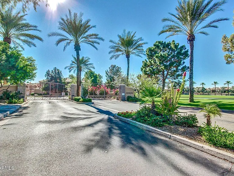 3800 S Cantabria Cir — Photo 34