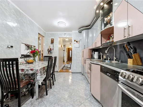 2666 Brown Street image 12 of 37