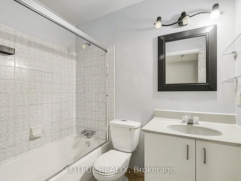 237 Loretta Ave S #9 — Photo 14
