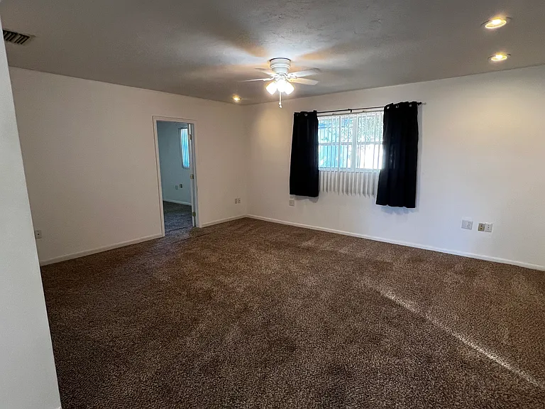 Family/Extra Room off kitchen