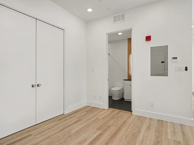 2217 N Fitzhugh Ave #204 — Photo 22