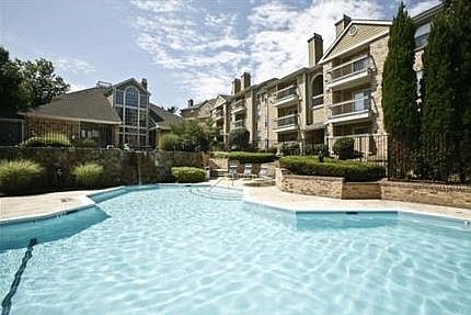 4th image of 8220 Marymont Dr #10-12