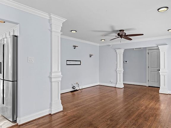 5th image of 3103 N Centennial St