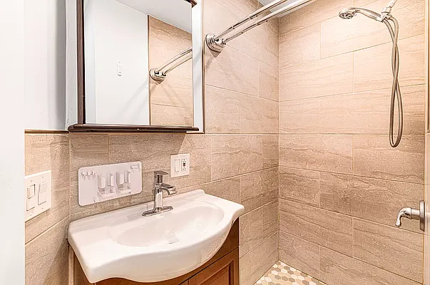 Rented by REAL New York | media 17