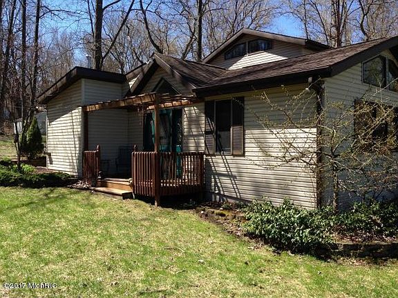 2nd image of 24800 Lakeshore Dr