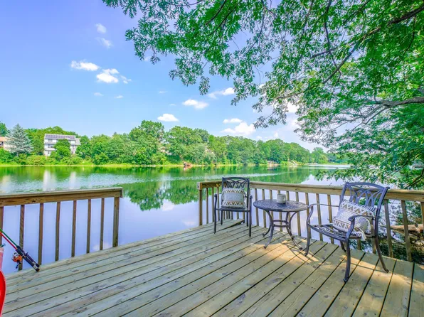 1241 Nursery Hill Ln, Arden Hills, MN 55112
