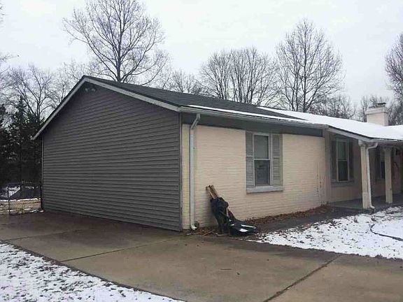 3rd image of 6787 Blossom View Dr